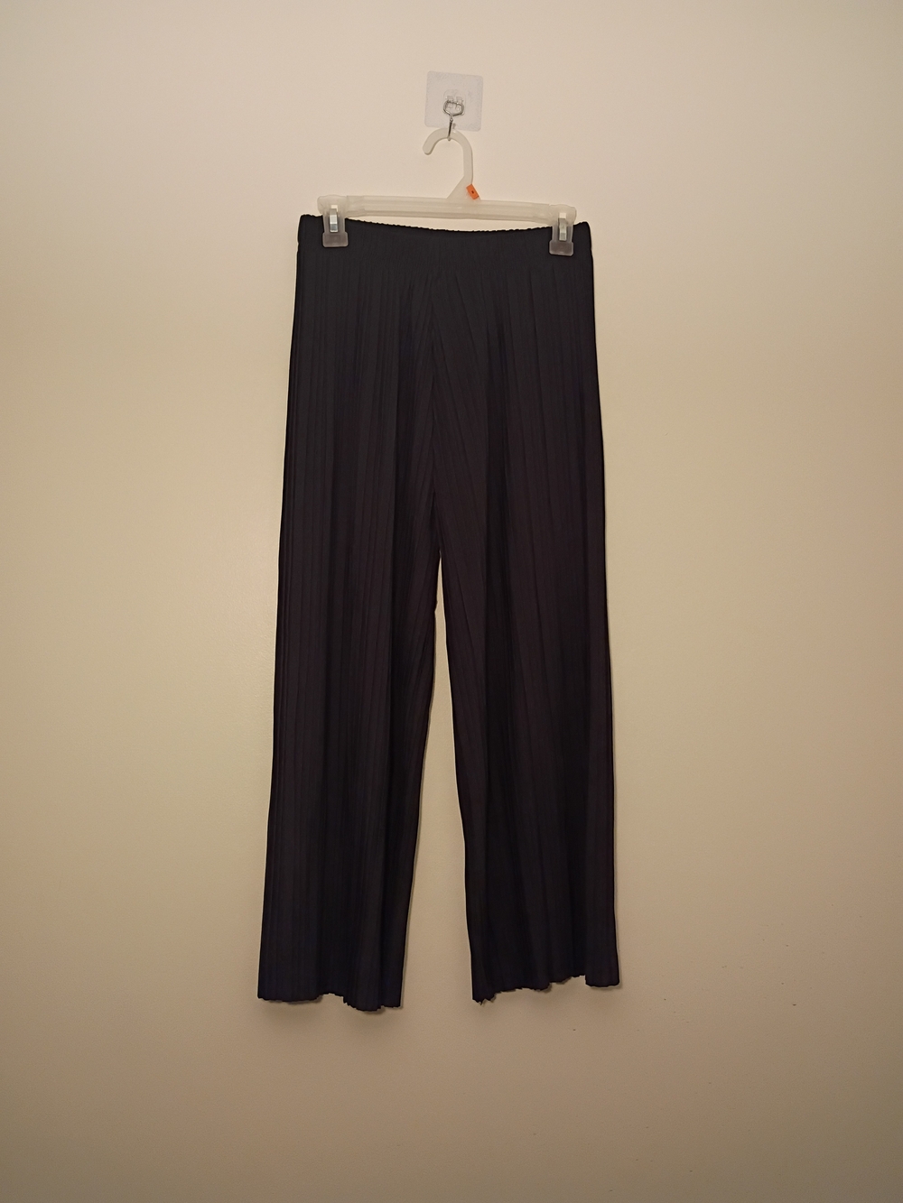 Jon & Anna Black Wide-Leg Pleated Pants